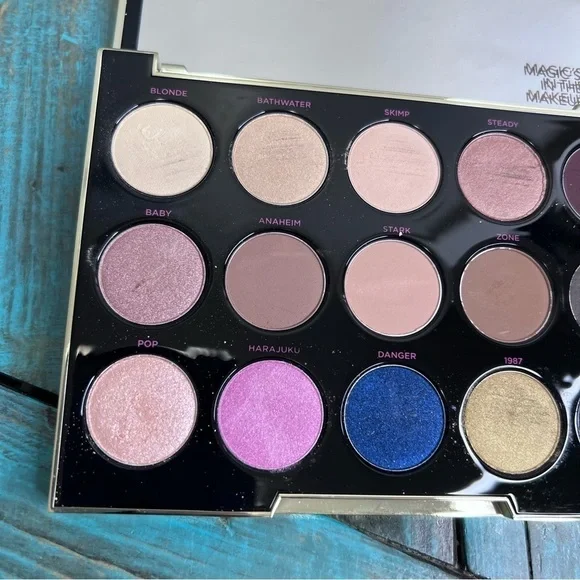 URBAN  DECAY UD X GWEN STEFANI EYESHADOW PALETTE - Picture 4 of 11